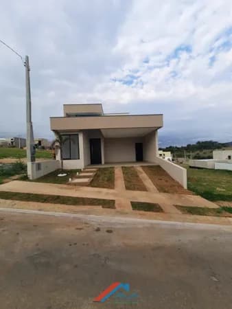 Linda Casa em Condomínio