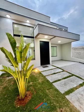 Linda Casa em Condomínio