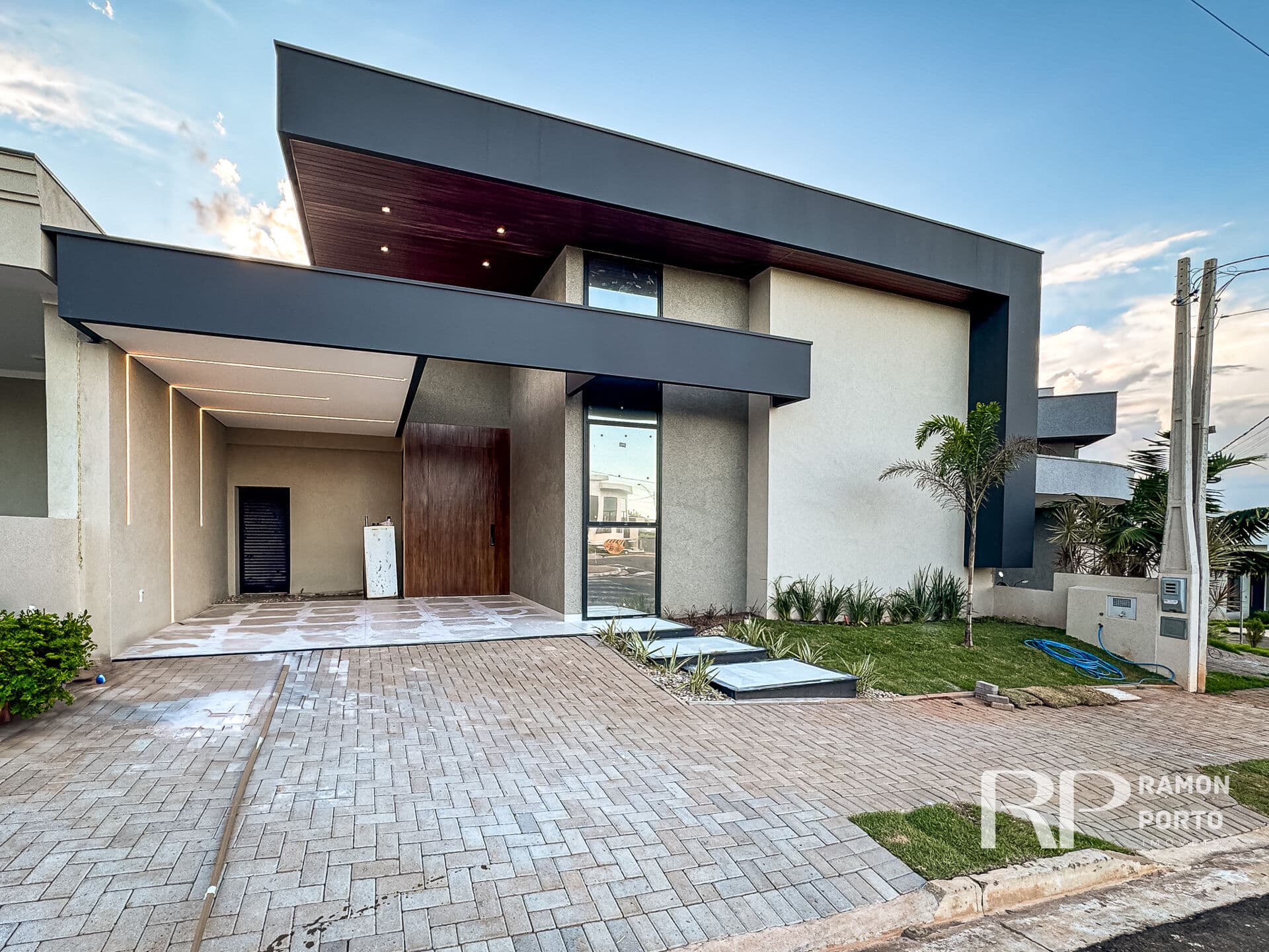 Casa à Venda no Maria Júlia em São José do Rio Preto | 3 Suítes, Piscina e Área Gourmet