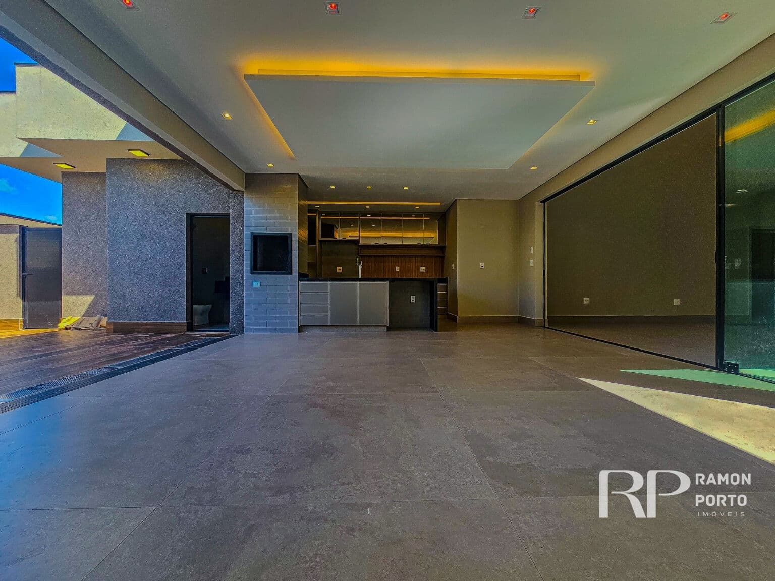 Casa à venda no Condomínio Residencial Damha 6 - 4 suítes | Climatizada | piscina aquecida