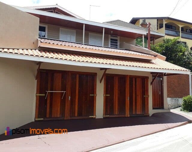 Propriedade à venda com duas casas total 262m2, Vila Cristina, Campos do Jordão-SP