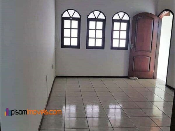 Sobrado á venda 150 m2, 3 quartos 1 suíte, Jardim Amália, Caçapava-SP