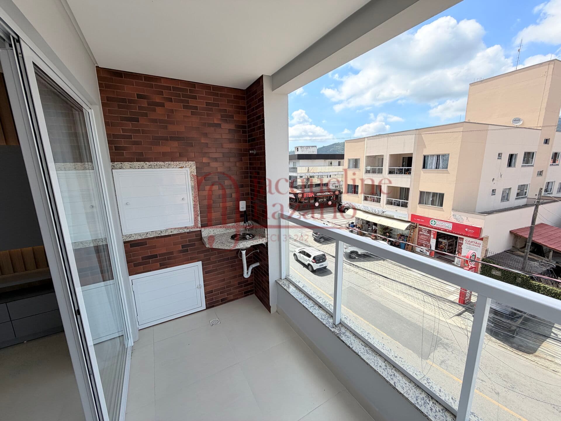 Apto com Móveis Planejados em Camboriú - 79m² - R$ 650 mil