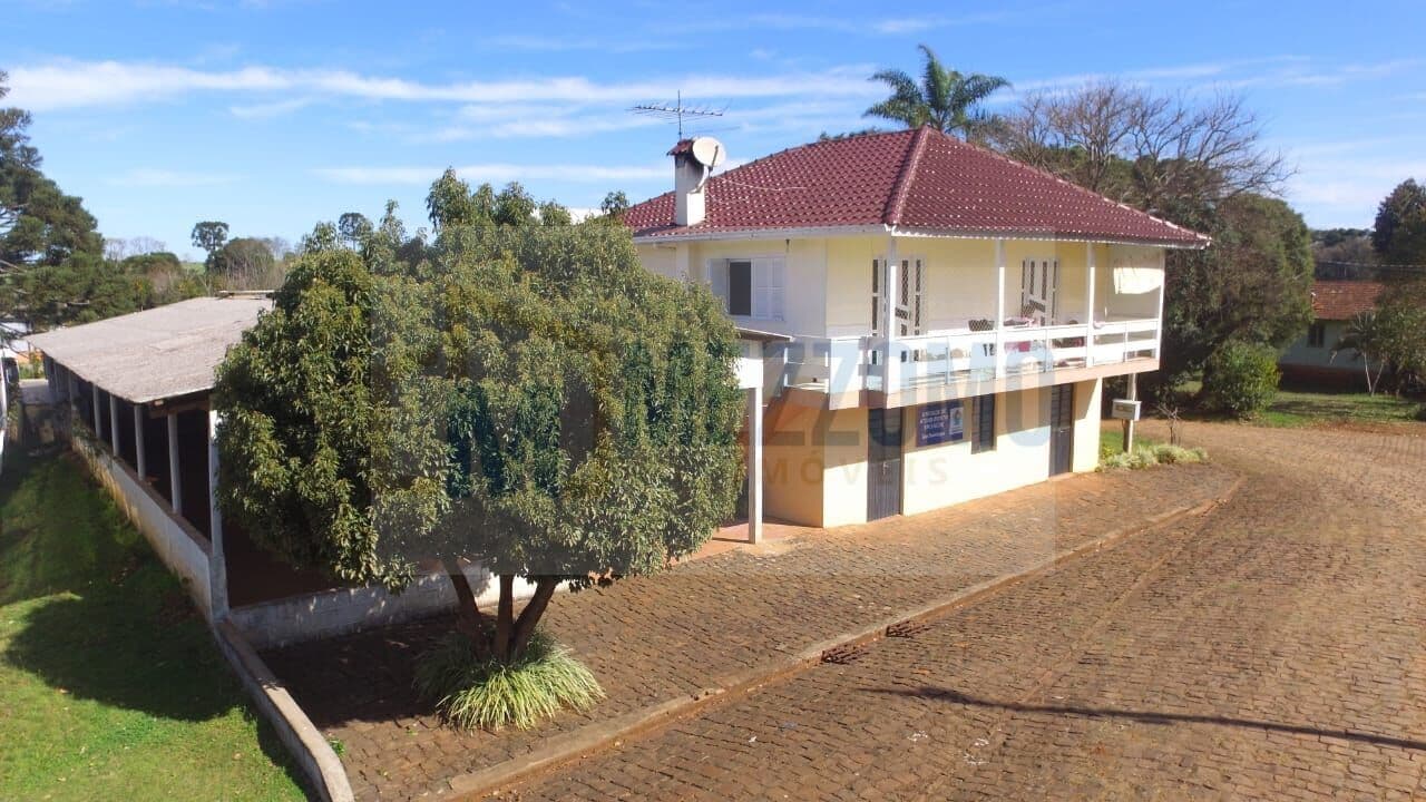 Casa com Bar e Cancha de Bochas