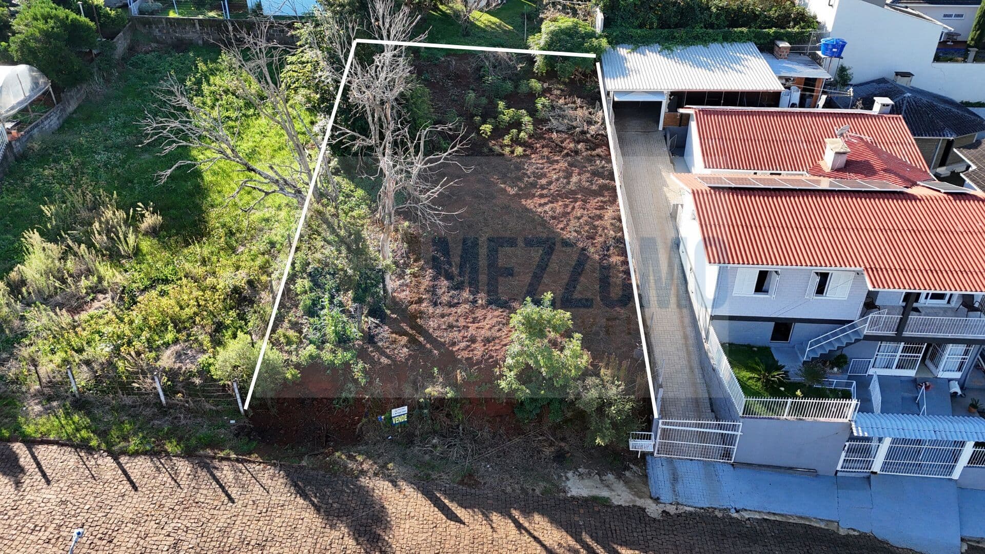 TERRENO COM EXCELENTE LOCALIZAÇÃO