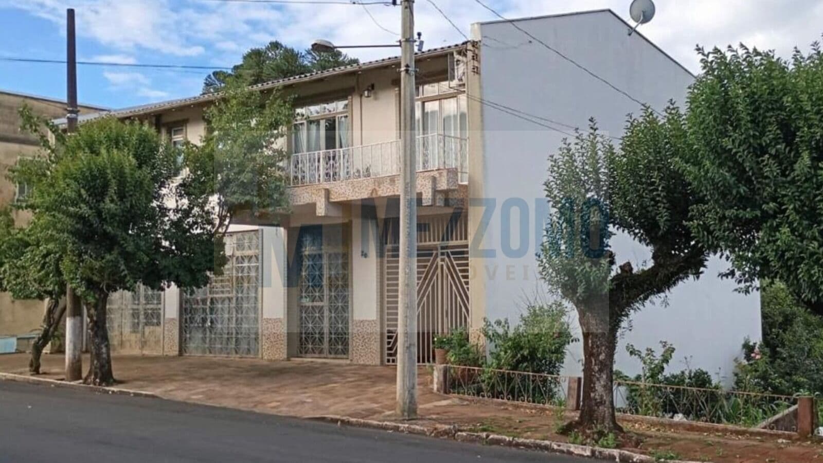 Prédio/Edifício Inteiro em Paim Filho - Centro