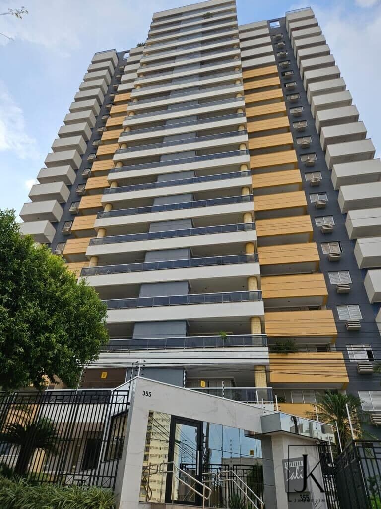 Apartamento no Edifício Salvador Dali em Bosque da Saude, Cuiabá - MT