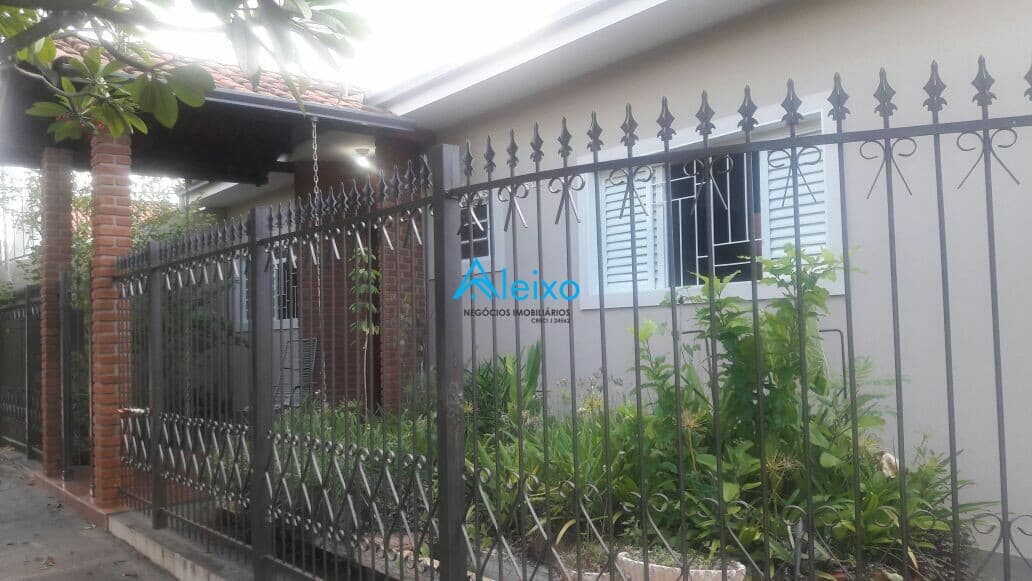 Casa em São José do Rio Preto - Jardim Estrela