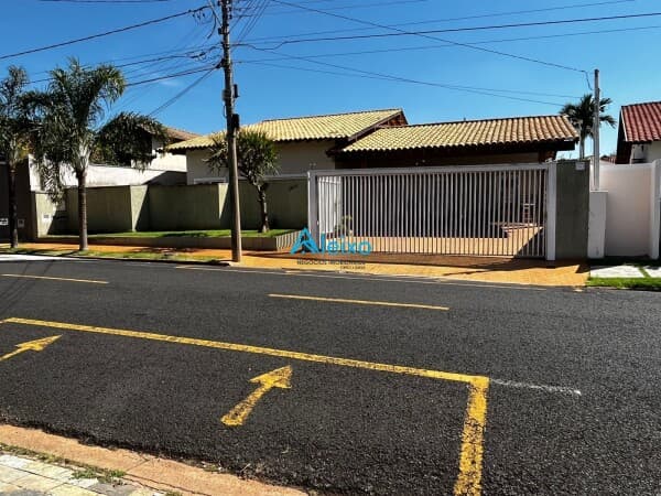 Incrível casa para ponto comercial disponível para locação em São José do Rio Preto - SP