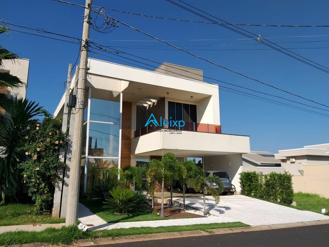 Casa em Condomínio