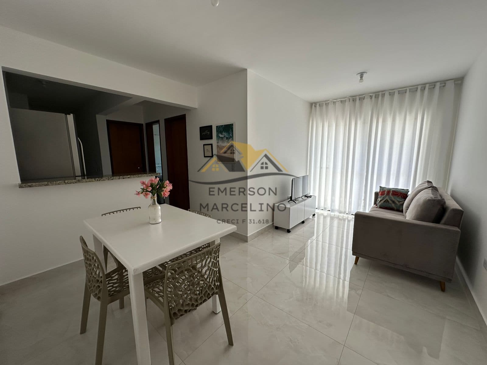 ALUGO Apartamento Mobiliado com Dois Dormitórios ao Lado da UEL