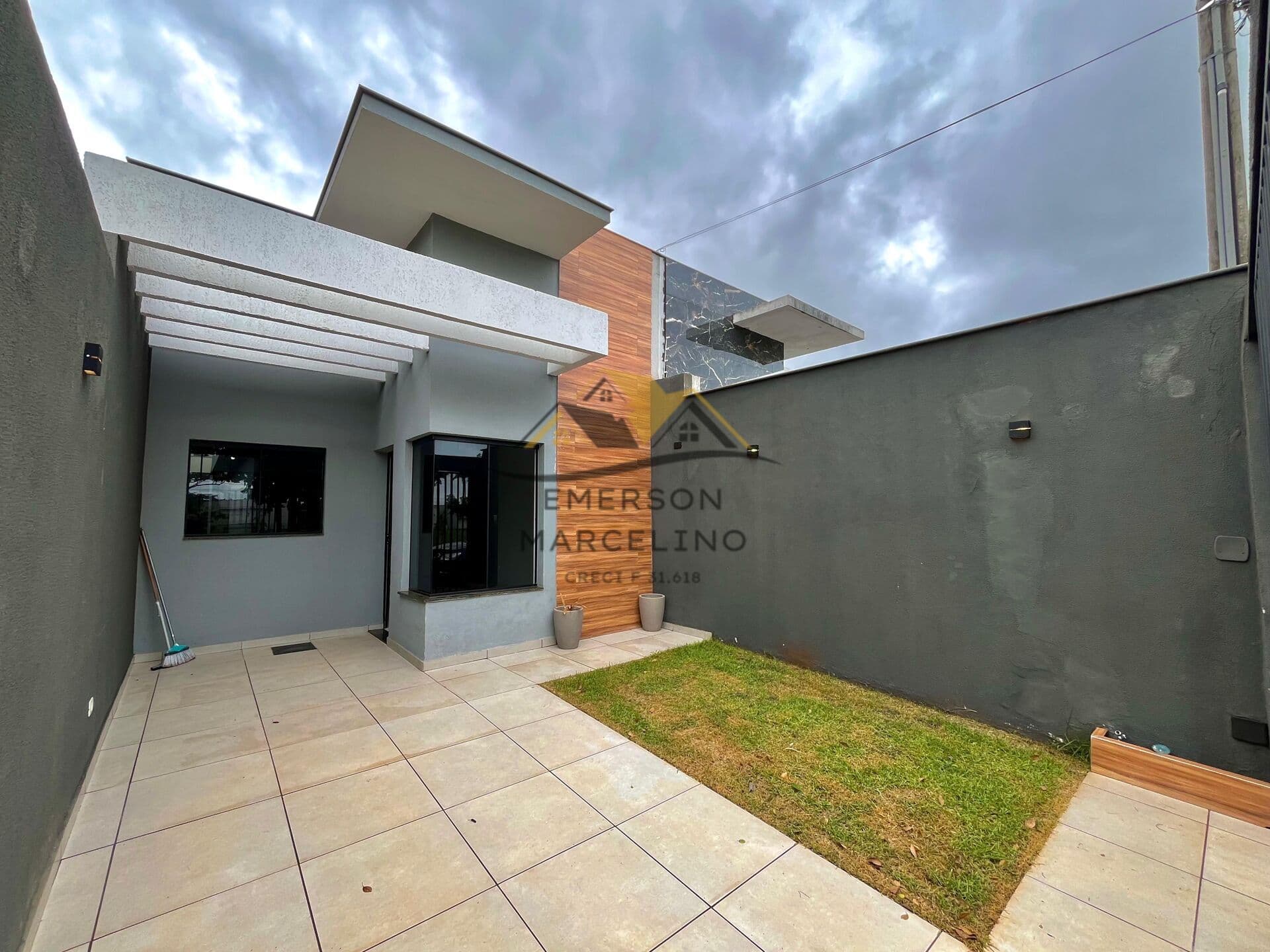 VENDO - Geminada com Acabamento Premium na Região Leste - Jardim Montecatini