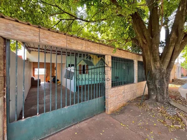 VENDO Casa com Edícula na Região Norte