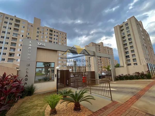 VENDO Apartamento NOVO com planejados e Sacada Gourmet na Região Leste