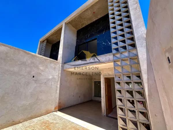 VENDO - Sobrado Geminado com 3 Quartos sendo 1 Suíte - Parque Tauá