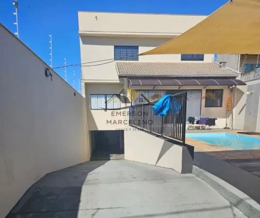 VENDO Sobrado Com Piscina e 4 Dormitórios na Região Leste