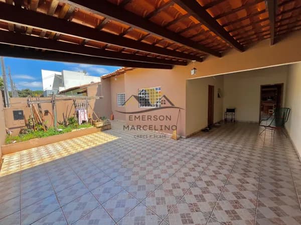 VENDO Casa com 4 Dormitórios e Área Goumet na Região Lese