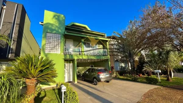 VENDO Sobrado com 380m2 no Golden Park