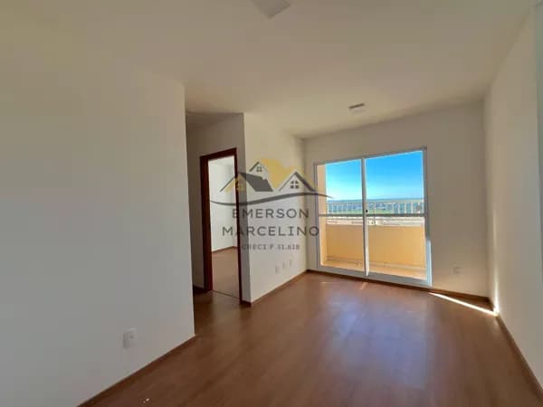 ALUGO Apartamento Novo com Sacada e Planejados na Região Leste