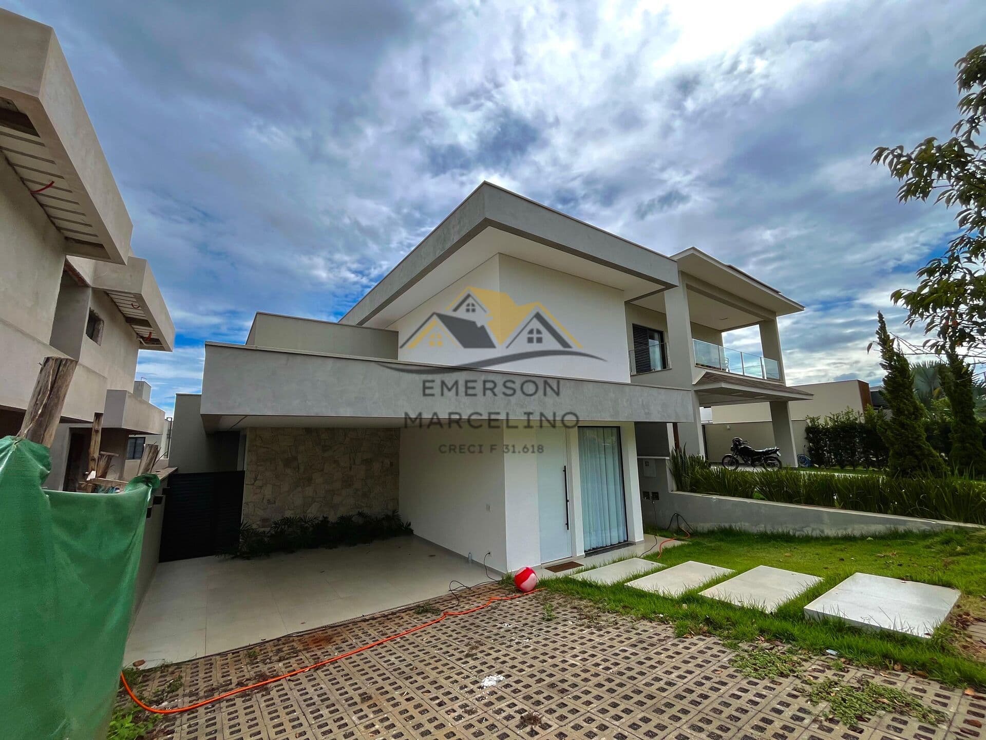 VENDO - Casa Térrea com Fino acabamento e 3 dormitórios no Parque Tauá - Paysage Tangará
