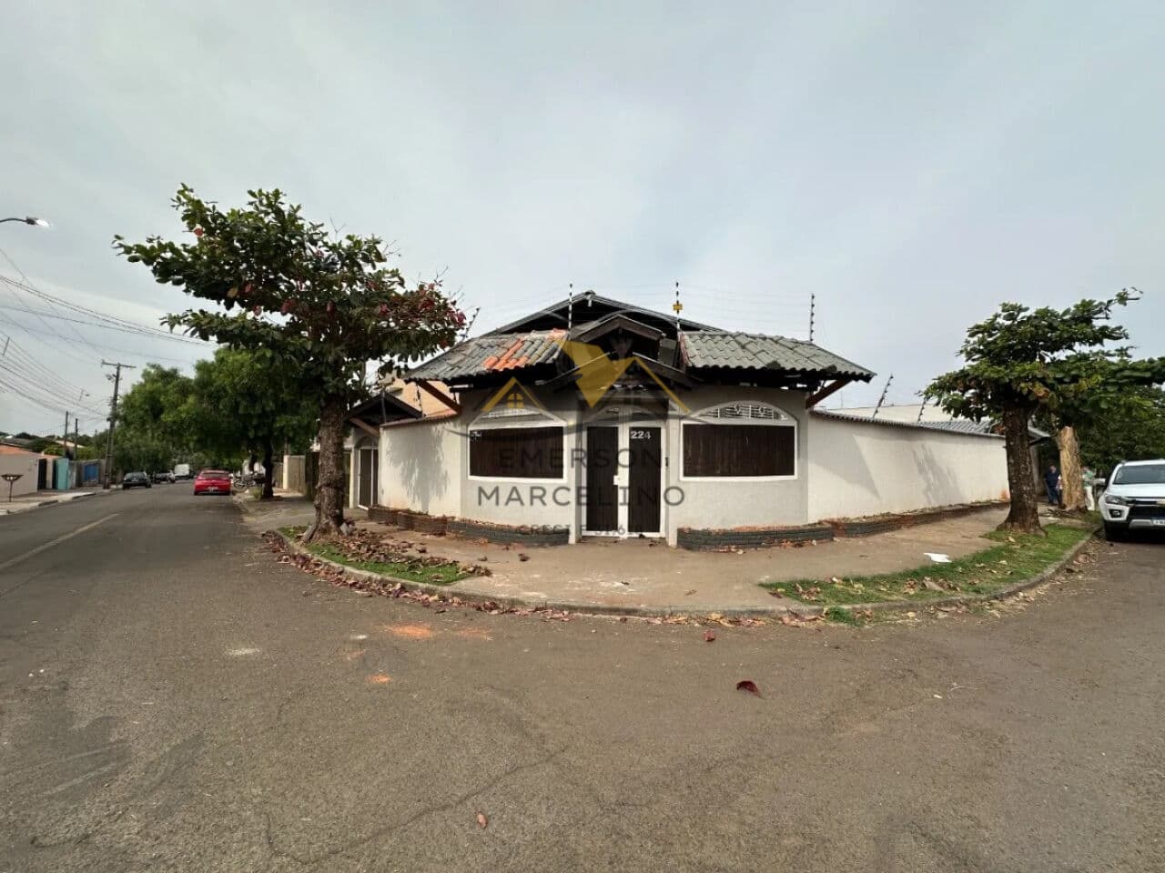 VENDO Sobrado de Esquina com Armários e Amplo Quintal