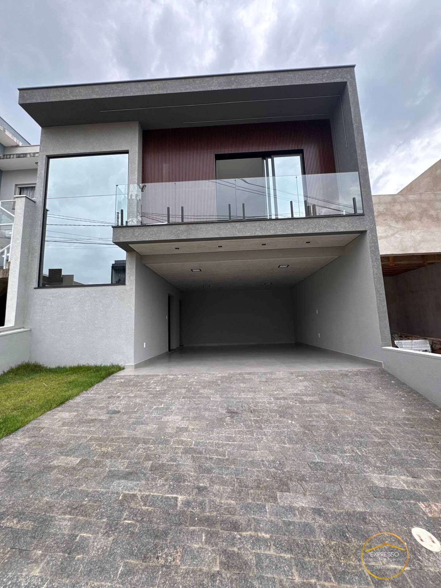 Casa em condomínio no bairro Wanel Ville em Sorocaba-SP