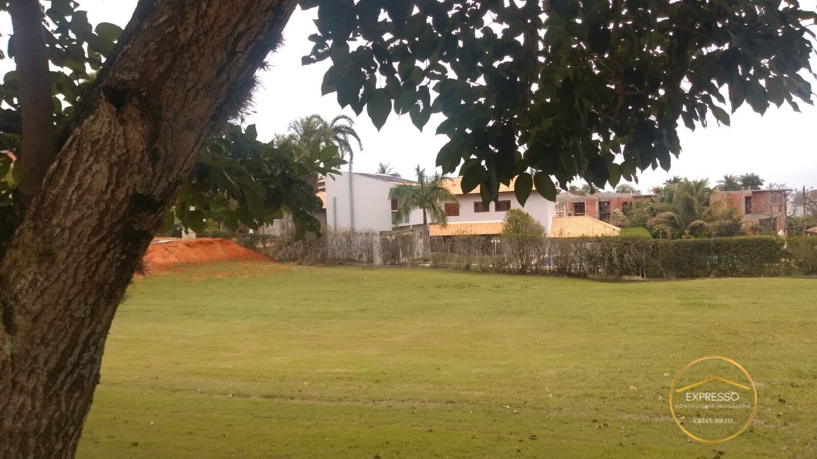 Terreno a venda em Condomínio Vale do Lago