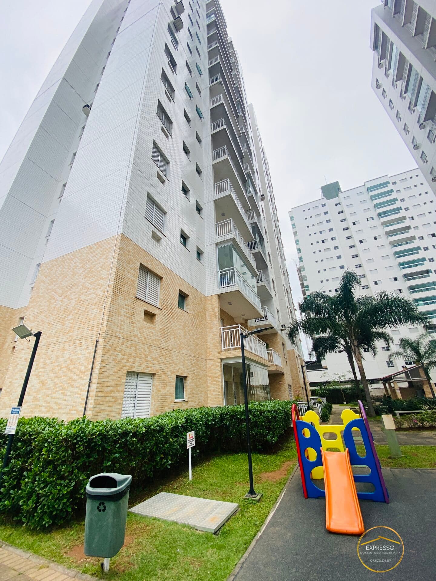 LINDO APARTAMENTO COM EXCELENTE LOCALIZAÇÃO E LAZER NO CENTRO COMERCIAL OCIAN