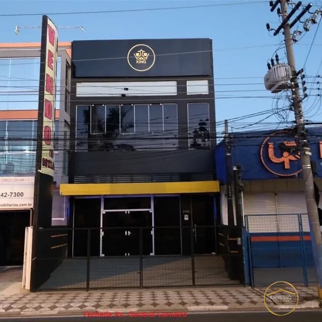 Oportunidade Única: Prédio Comercial na Av. General Carneiro