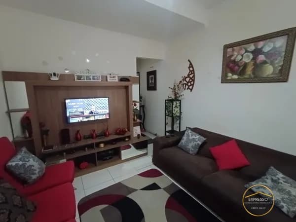 Lindo Sobrado em Condomínio – Conforto e Segurança! 🏡