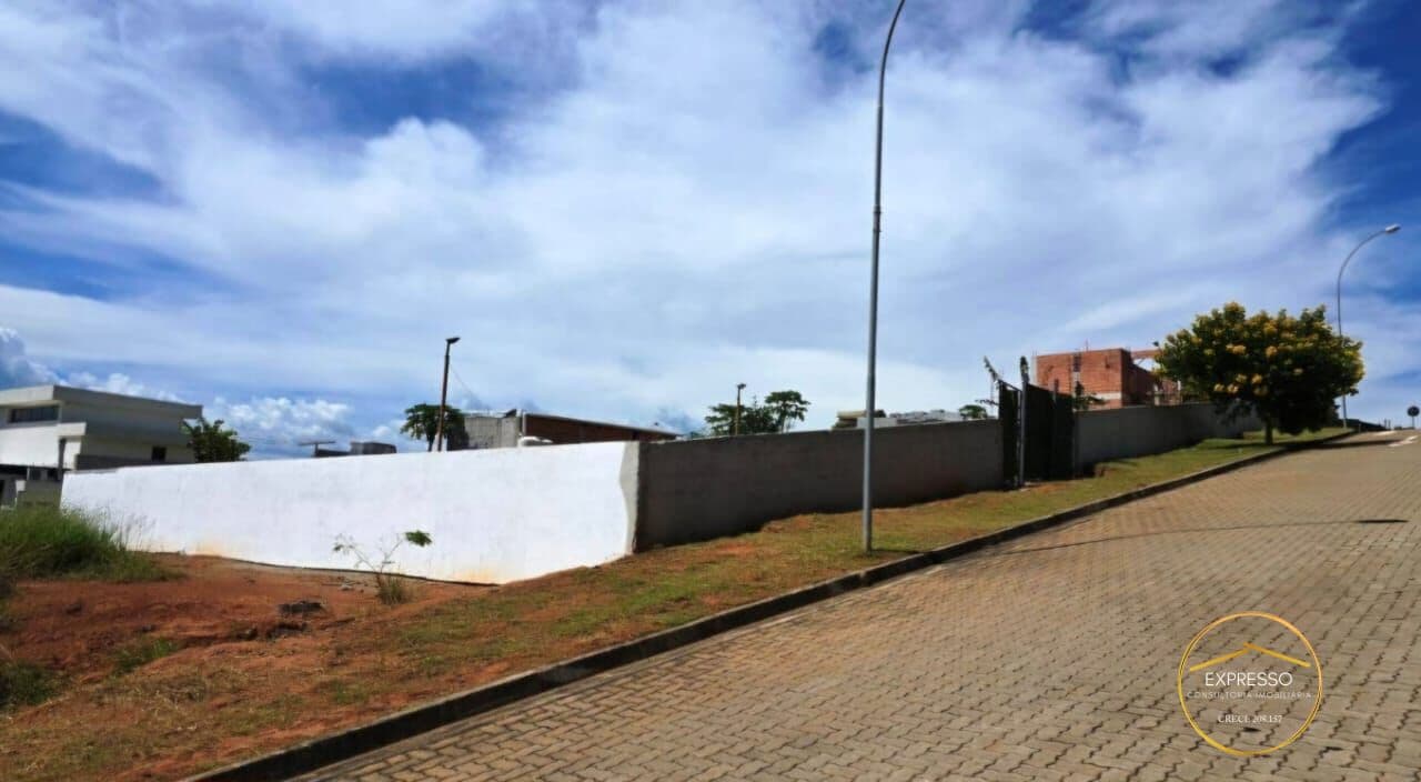 Terreno a venda em condomínio Vale das Águas Itatiba sp