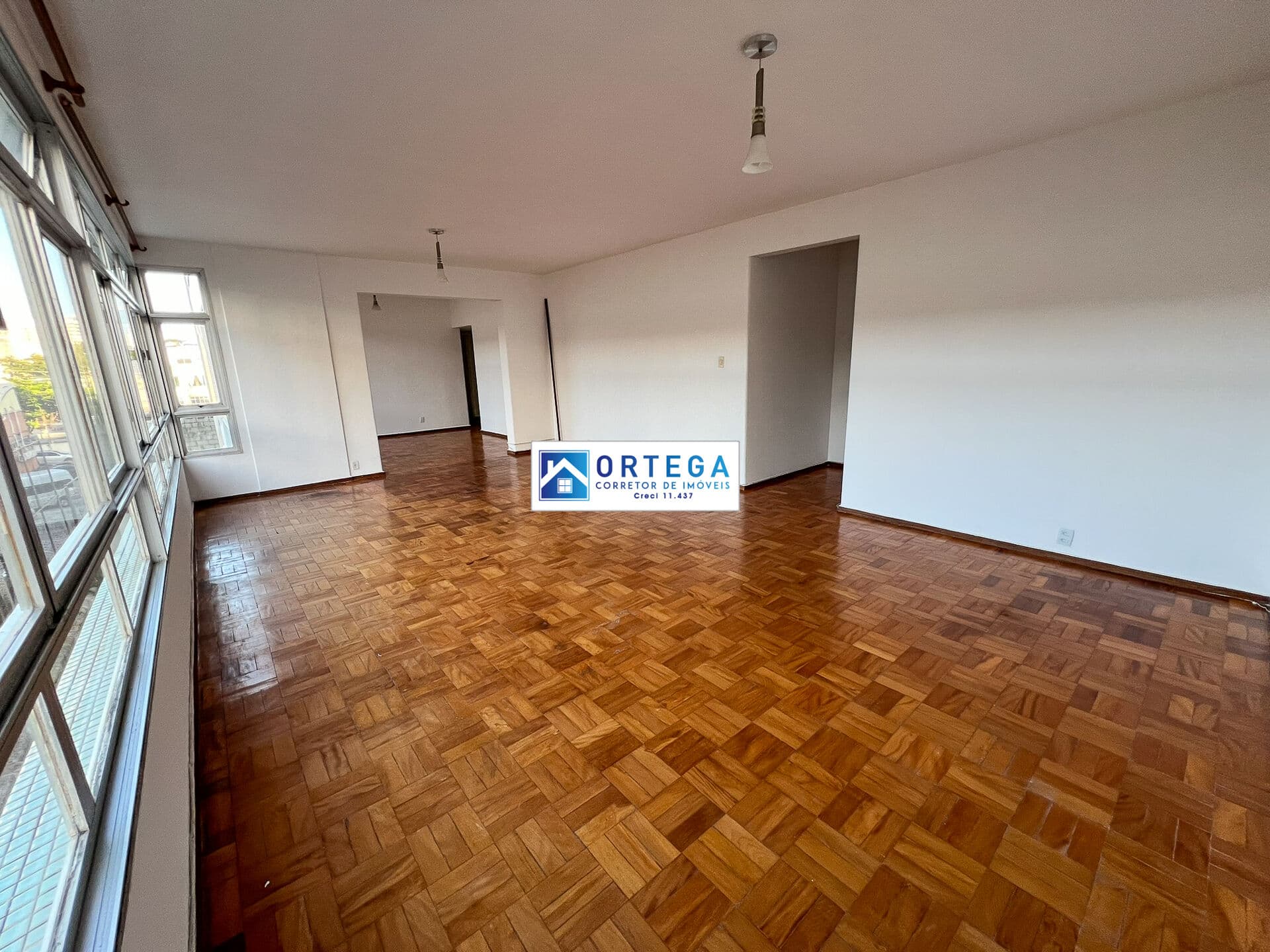 Apartamento com 4/4 à venda, closet, 2 garagens, 235 m2, Canela, Salvador-BA