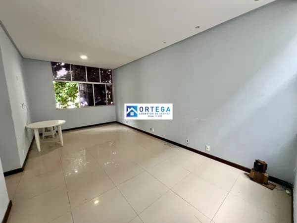 Apartamento à venda com 3/4, vizinho ao Shopping Barra, Salvador-BA