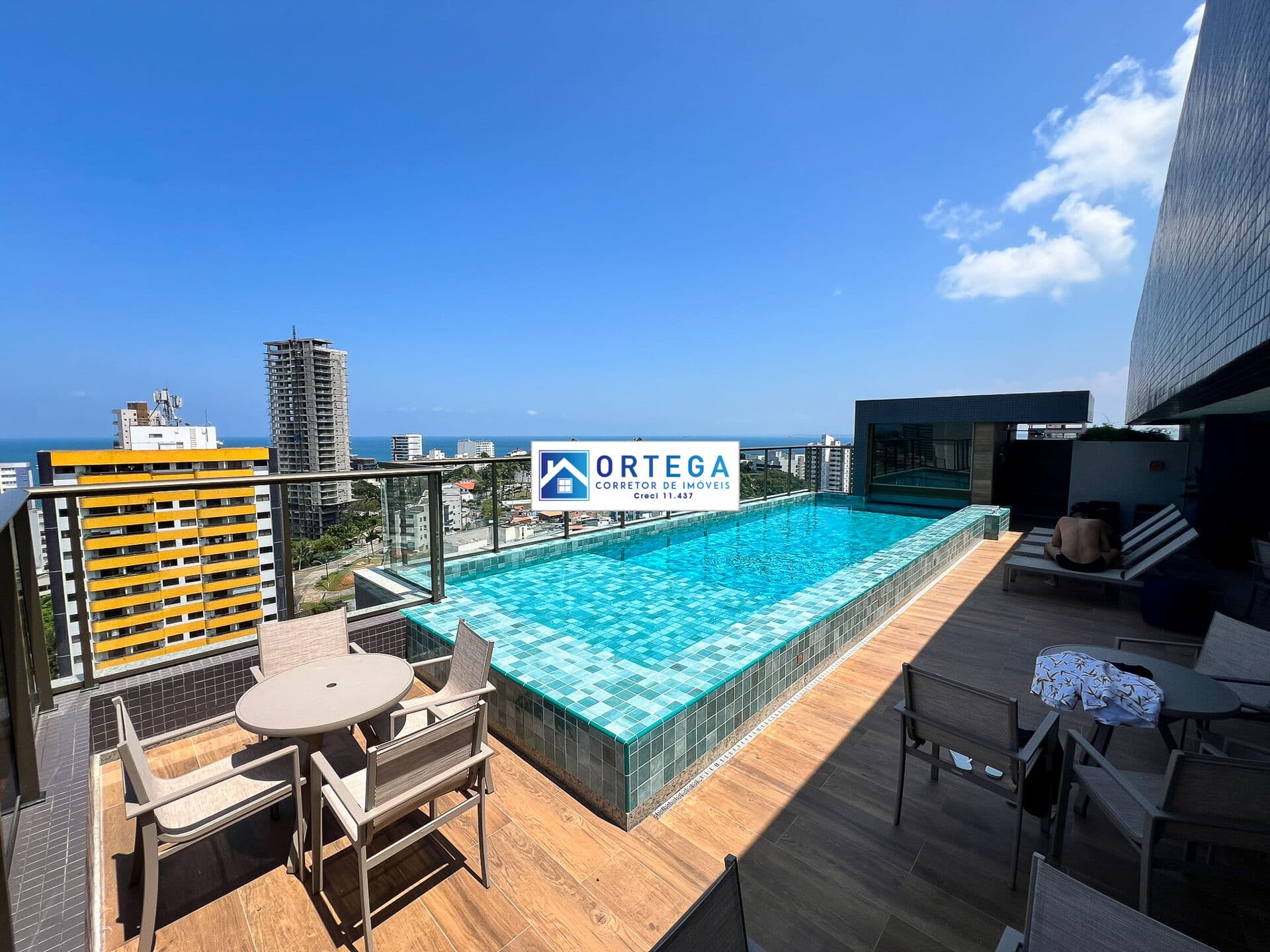 Apartamento novo, climatizado, piscina, aluguel temporada na Barra, Salvador-BA