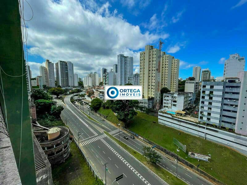 Apartamento com 2 quartos, nascente, andar alto, garagem, Vitória, Salvador-BA