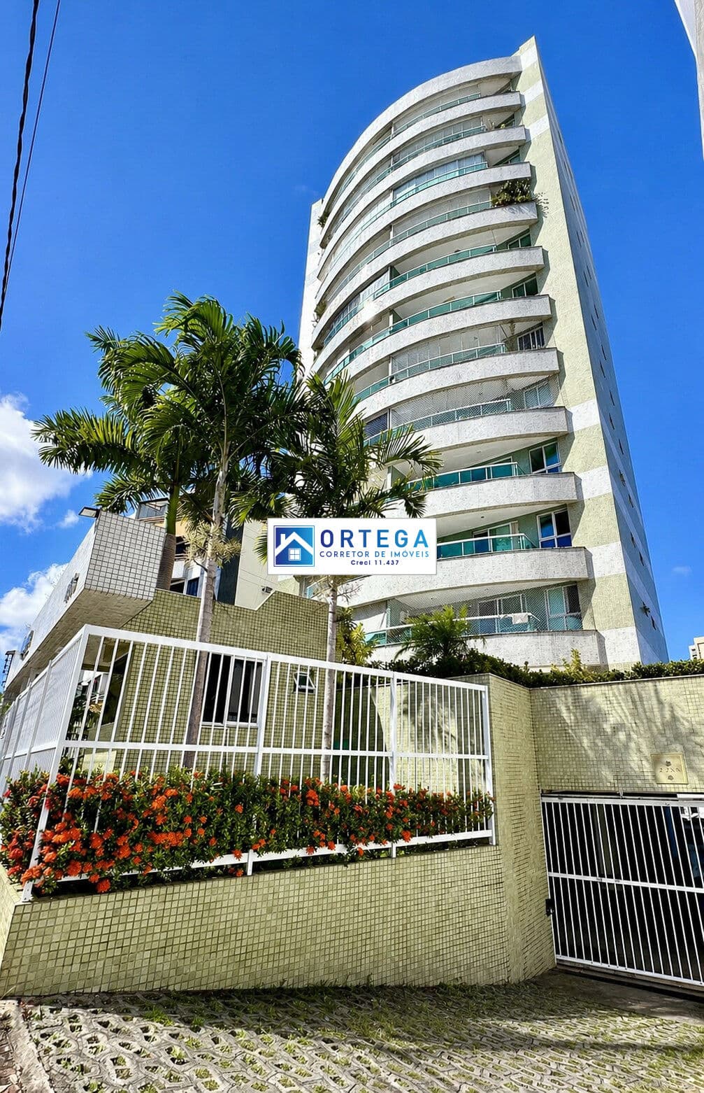 Apartamento com 2 quartos p/ alugar, ÓPERA, Jd. Apipema, Salvador-BA