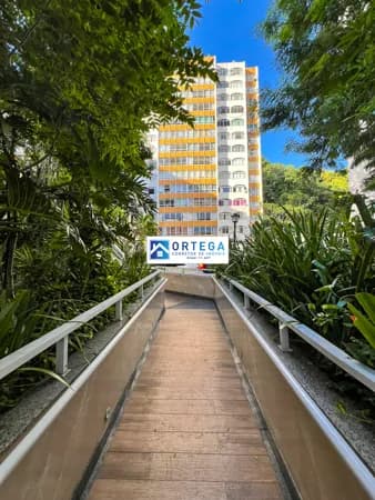 Apartamento com 3/4, suíte, 2 garagens, reformado, 125 m2, à venda na Barra, Salvador-BA
