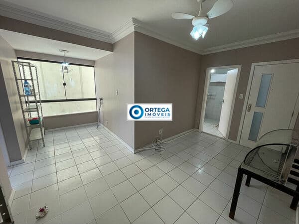 Apartamento 2/4 à venda, gás, varanda, dependencia, garagem, Rio Vermelho, Salvador-BA