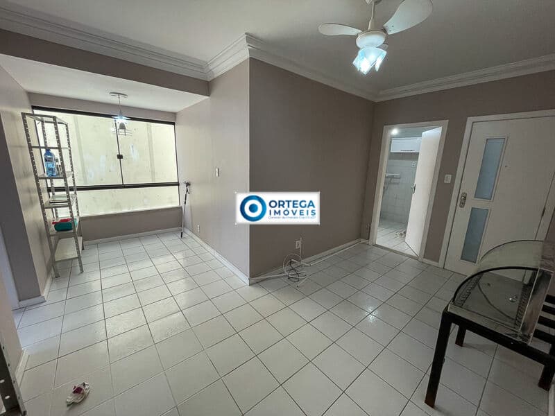 Apartamento 2/4 à venda, gás, varanda, dependencia, garagem, Rio Vermelho, Salvador-BA
