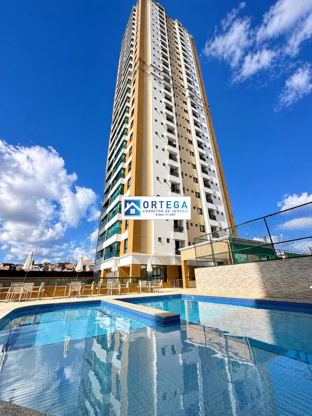 Aluguel de apartamento com 2 quartos, mobiliado, Edf. Versatile, Jd. Apipema, Salvador-BA
