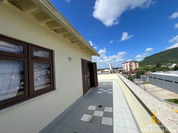 Apartamento 2 Dormitórios no Centro