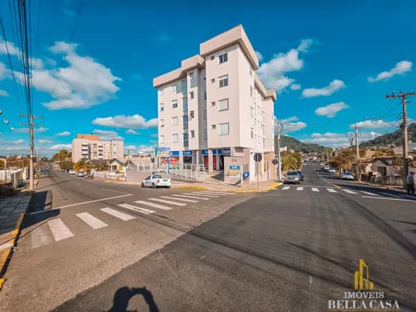 Sala Comercial de Esquina