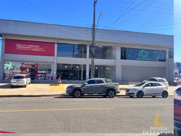 Ampla Sala comercial no Centro