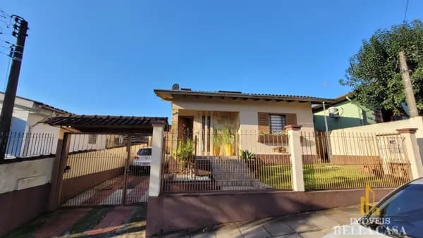 Casa com 3 Dormitórios, Quiosque e Piscina