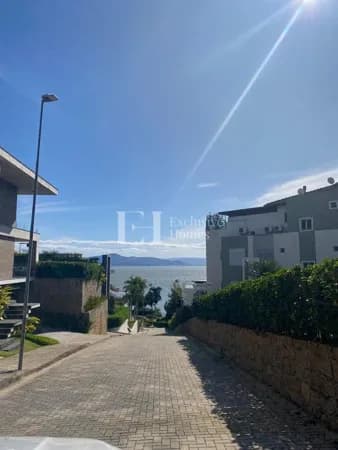 Casa condomínio fechado Beira Mar em Florianópolis Cacupé