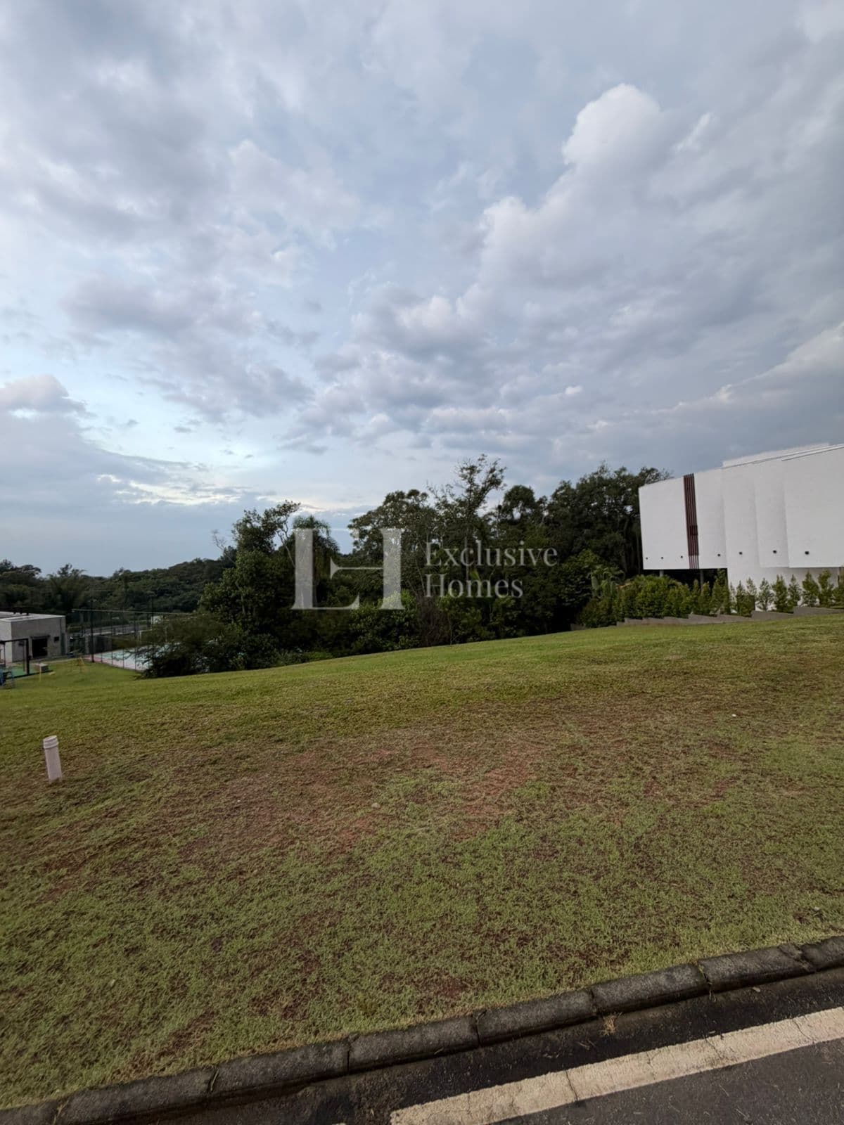 Terreno em Condomínio Fechado no São Simão em Criciúma-SC