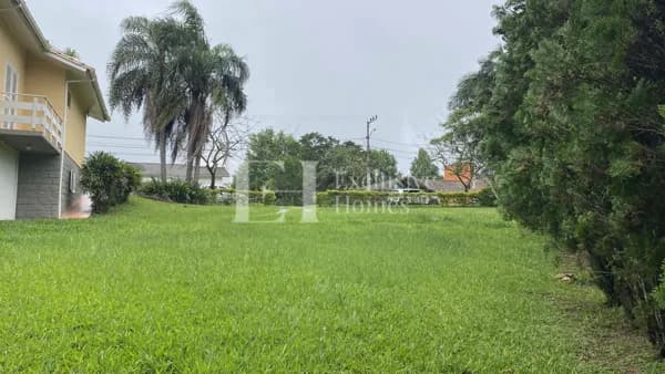 Casa/Terreno no Condomínio Fechado Lagoa Dourada em Criciúma-SC