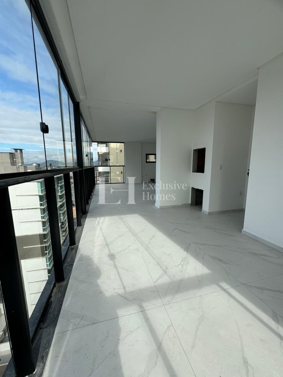 Apartamento Alto Padrão em Meia Praia, Itapema/SC
