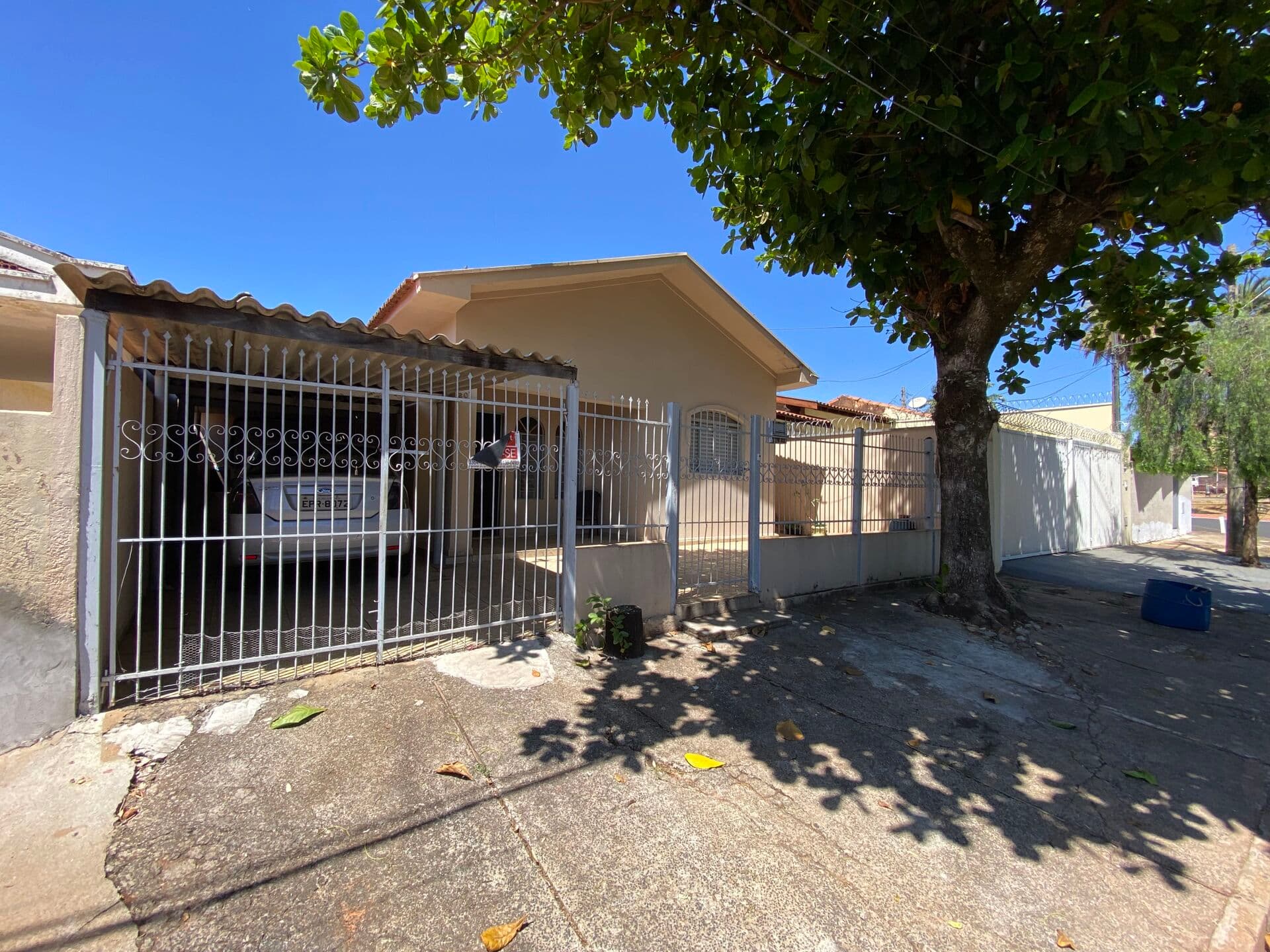 Casa Simples no Pq Estoril - Comercial ou Residencial
