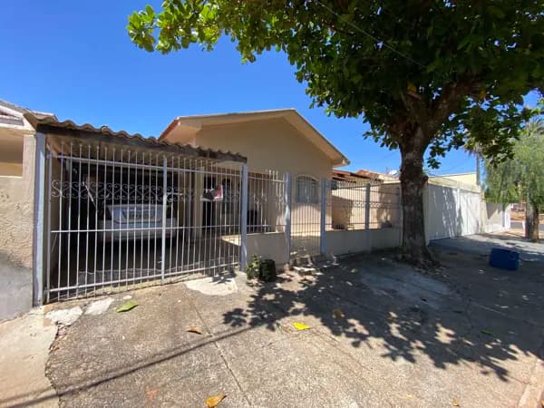 Casa Simples no Pq Estoril - Comercial ou Residencial